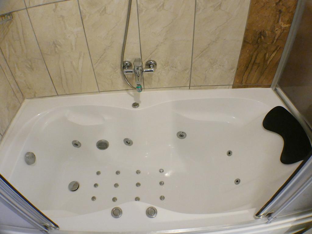 Assos Hotel エクステリア 写真