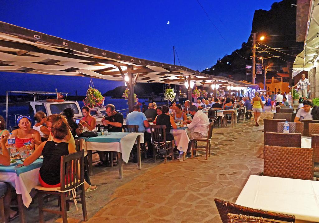 Assos Hotel エクステリア 写真