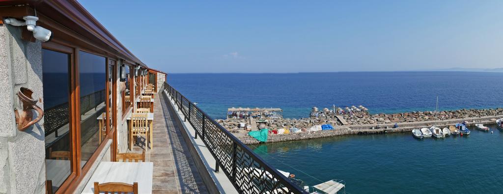 Assos Hotel エクステリア 写真