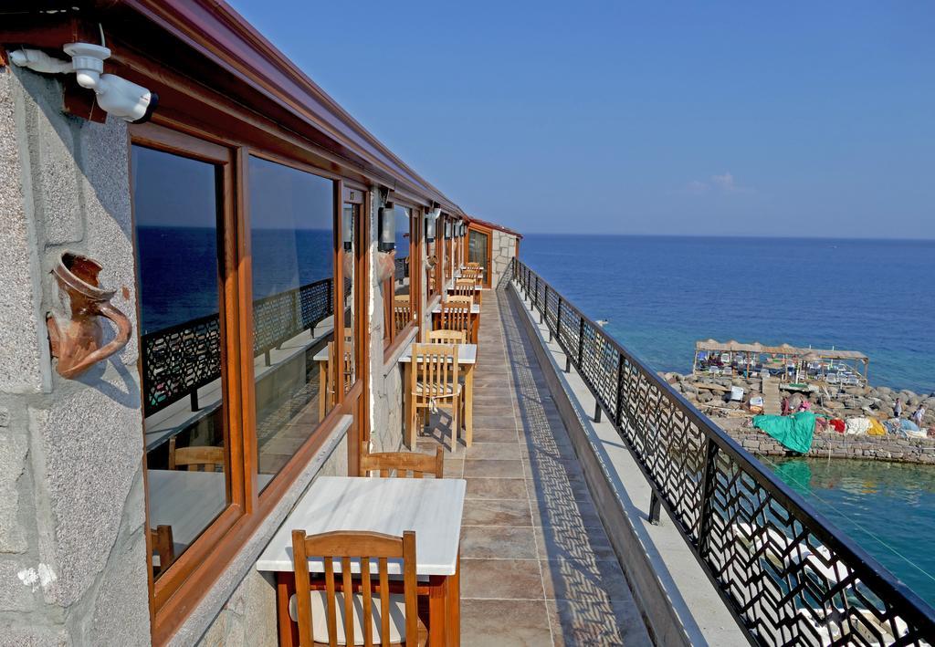 Assos Hotel エクステリア 写真