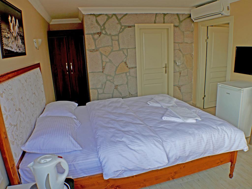 Assos Hotel エクステリア 写真